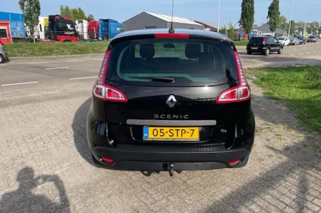 Renault Scénic (2011) thumbnail 4