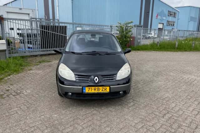Renault Scénic (2005) thumbnail 1
