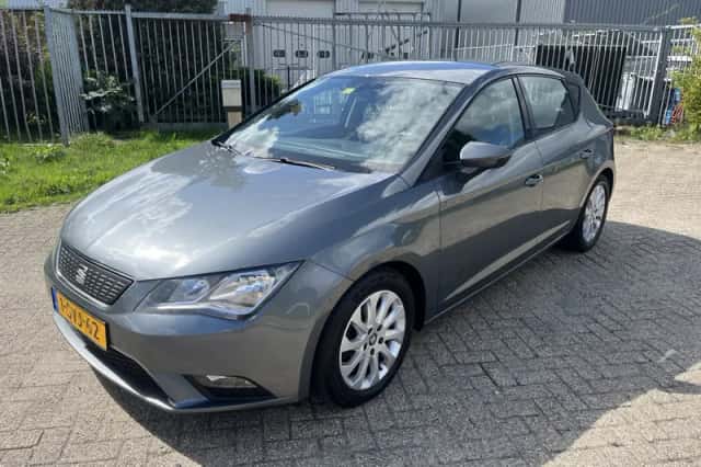 SEAT Leon (2013) thumbnail 2