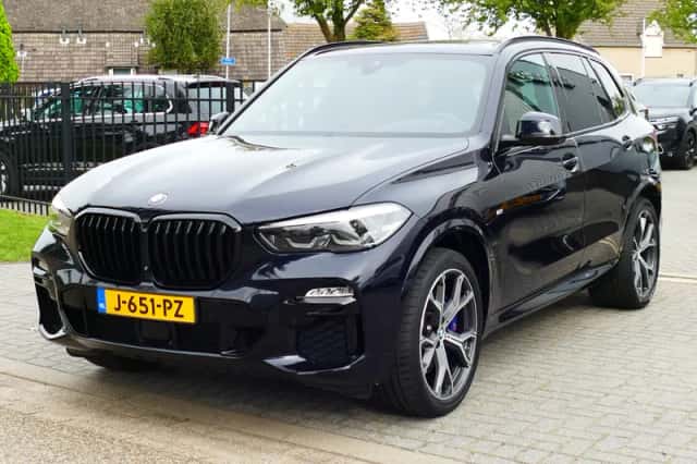 BMW X5 (2020) thumbnail 2
