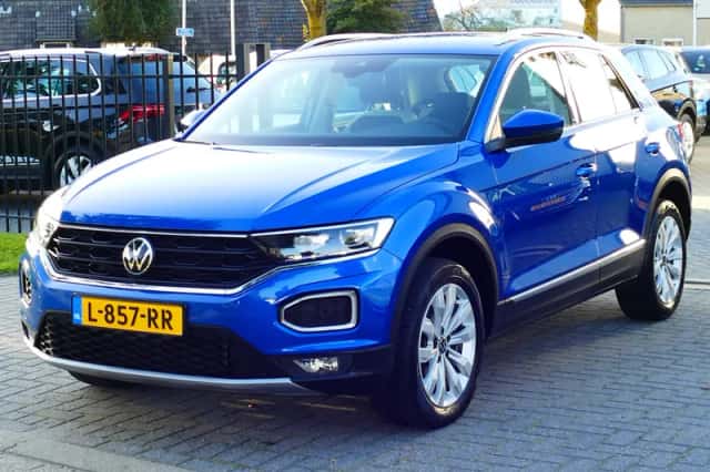 Volkswagen T-Roc (2020) thumbnail 2