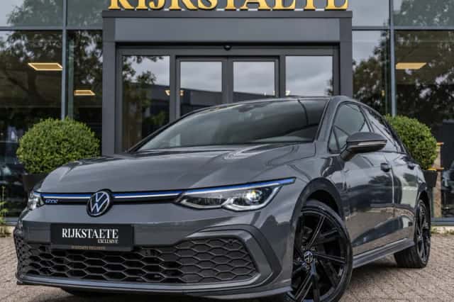 Volkswagen Golf (2022) thumbnail 1