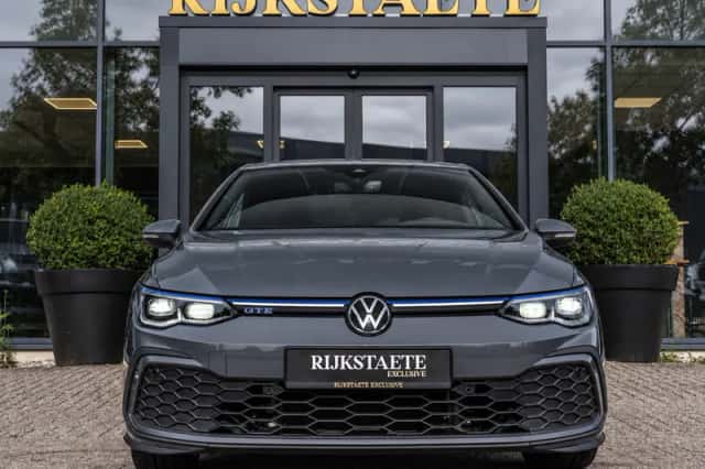 Volkswagen Golf (2022) thumbnail 3