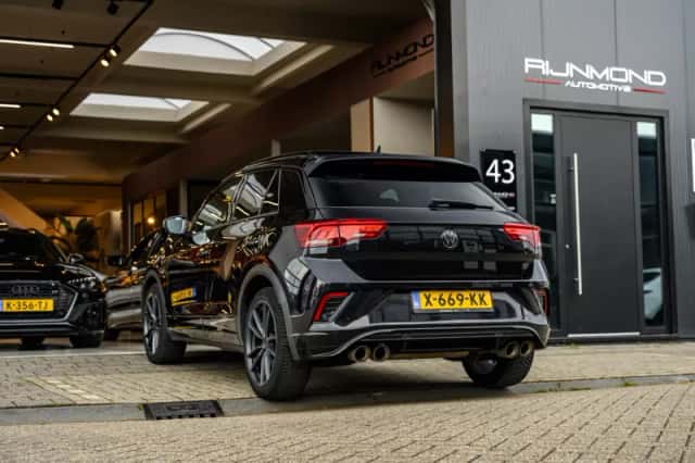 Volkswagen T-Roc (2020) thumbnail 3