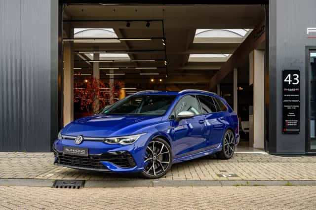 Volkswagen Golf (2021) thumbnail 1