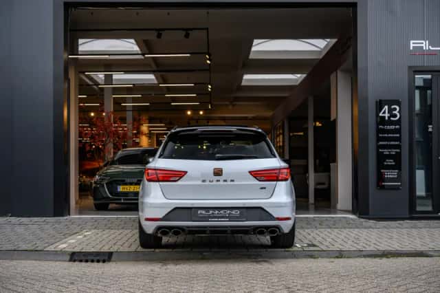 SEAT Leon (2020) thumbnail 4