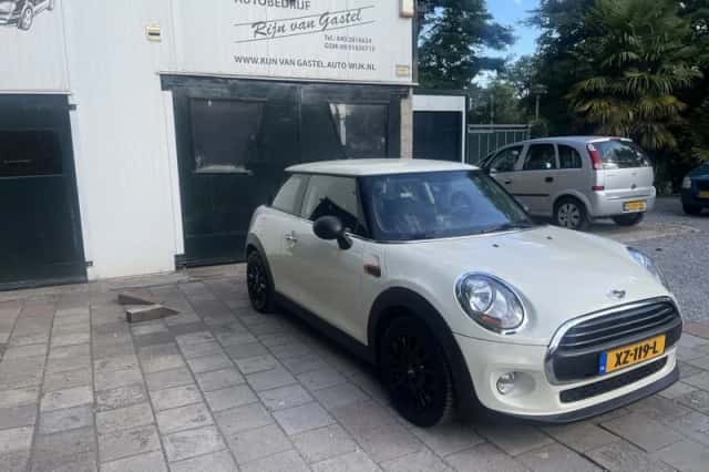 MINI 12 (2015) thumbnail 2