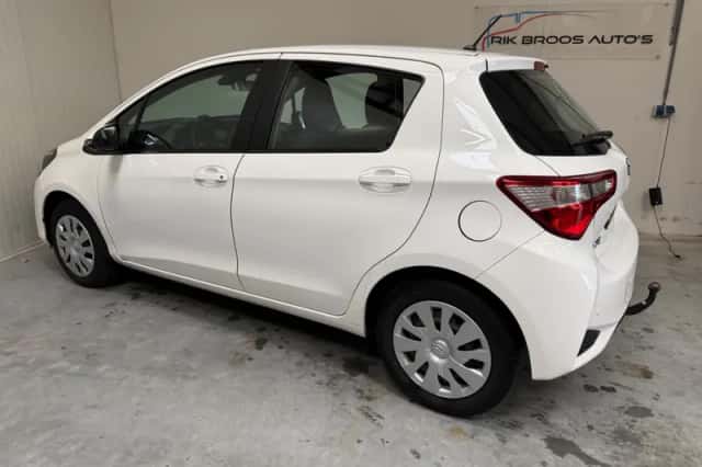 Toyota Yaris (2019) thumbnail 4