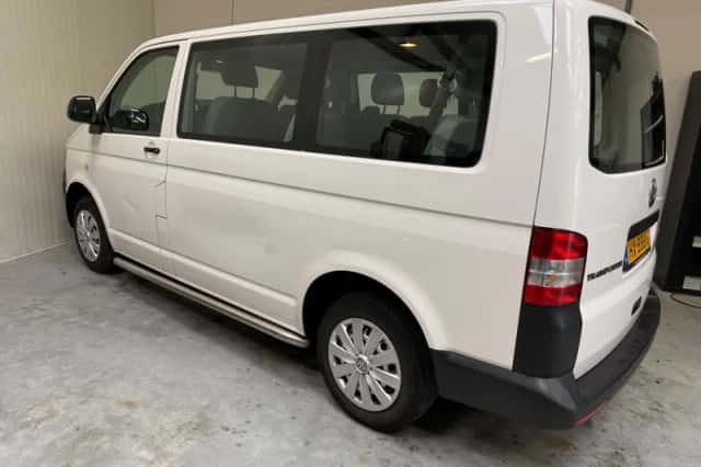 Volkswagen Transporter (2016) thumbnail 4