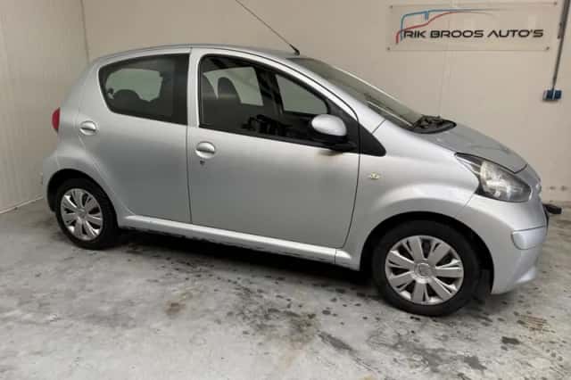 Toyota Aygo (2008) thumbnail 4