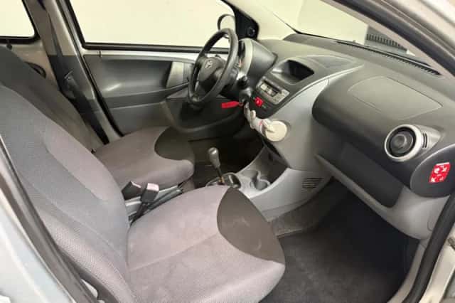 Toyota Aygo (2008) thumbnail 6