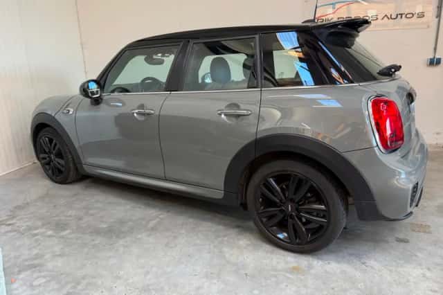 MINI Cooper (2017) thumbnail 5