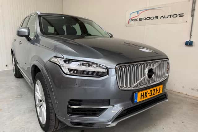 Volvo XC90 (2015) thumbnail 1