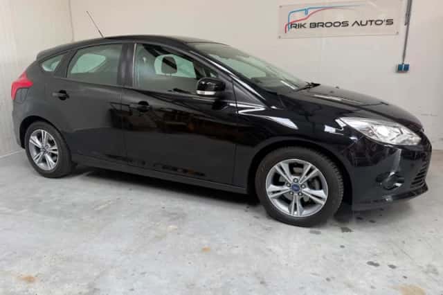 Ford Focus (2014) thumbnail 2