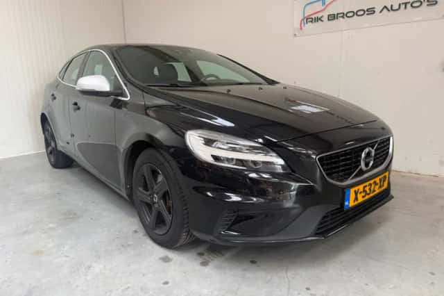 Volvo V40 (2018) thumbnail 1