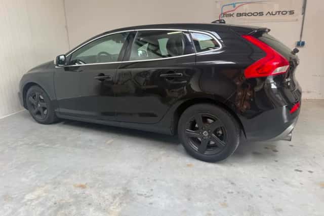 Volvo V40 (2018) thumbnail 4
