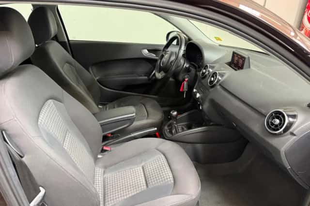 Audi A1 (2012) thumbnail 5