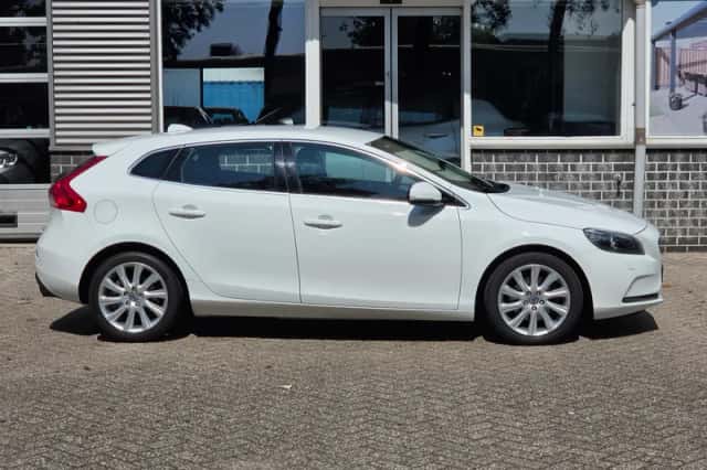 Volvo V40 (2013) thumbnail 5