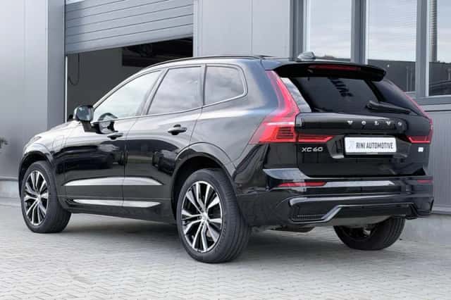 Volvo XC60 (2023) thumbnail 4