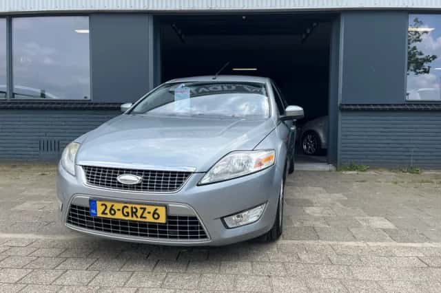 Ford Mondeo (2008) thumbnail 2