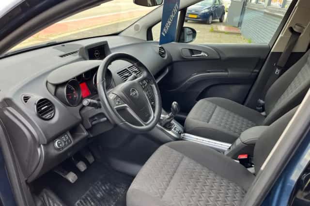 Opel Meriva (2014) thumbnail 3
