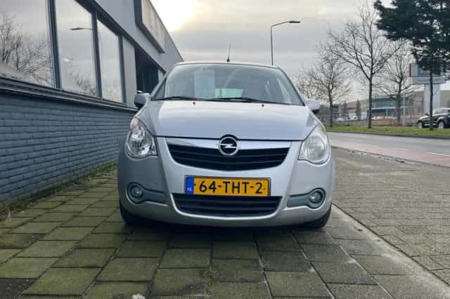 Opel Agila (2012) thumbnail 4
