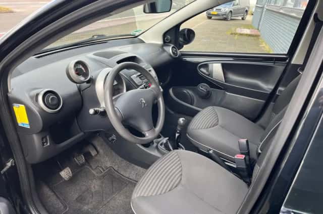 Peugeot 107 (2014) thumbnail 3