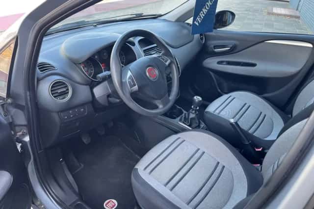 Fiat Punto (2009) thumbnail 3