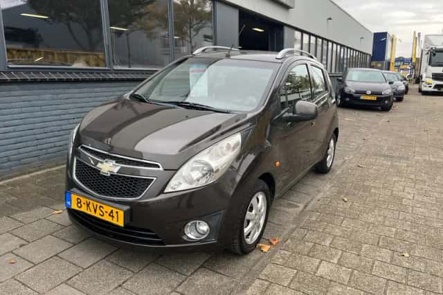 Chevrolet Spark (2011) thumbnail 5