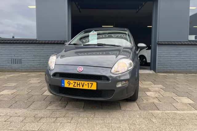 Fiat Punto (2015) thumbnail 2