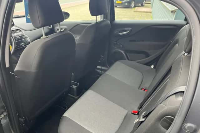 Fiat Punto (2015) thumbnail 4