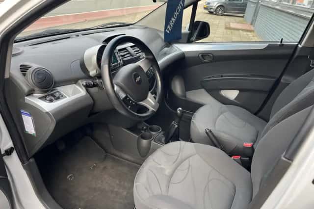 Chevrolet Spark (2011) thumbnail 3