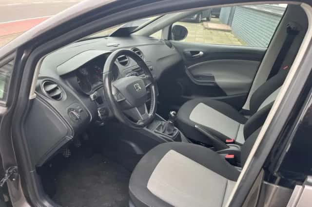SEAT Ibiza (2014) thumbnail 3