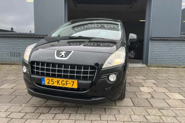 Peugeot 3008 (2009) thumbnail 2