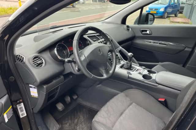 Peugeot 3008 (2009) thumbnail 3
