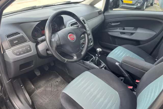 Fiat Punto (2009) thumbnail 3