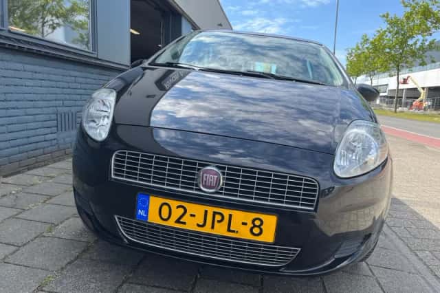 Fiat Punto (2009) thumbnail 4