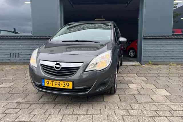 Opel Meriva (2011) thumbnail 2