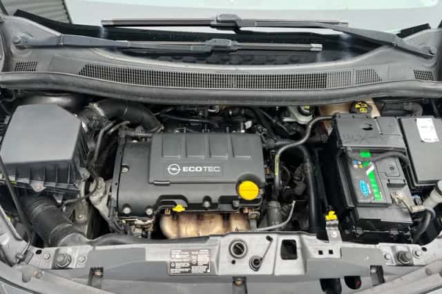 Opel Meriva (2011) thumbnail 3