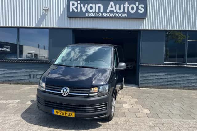 Volkswagen Transporter (2017) thumbnail 1