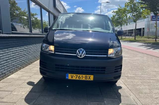 Volkswagen Transporter (2017) thumbnail 5