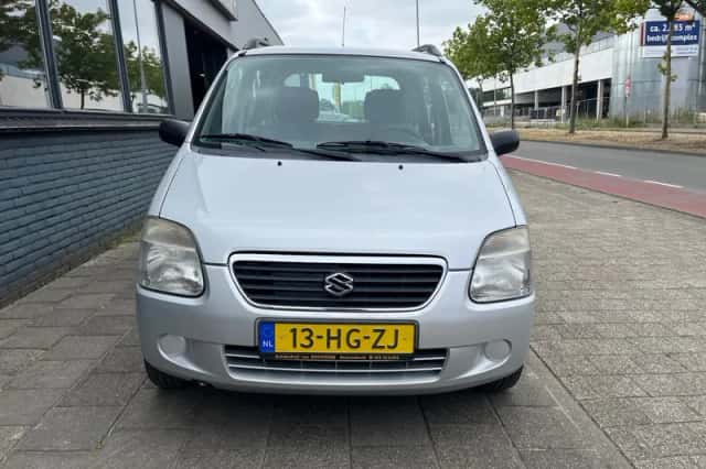 Suzuki Wagon R+ (2001) thumbnail 4