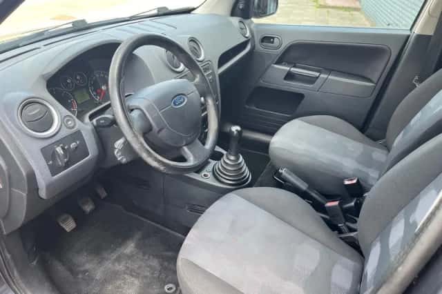 Ford Fusion (2008) thumbnail 3