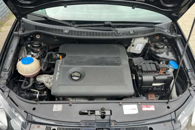 Volkswagen Polo (2006) thumbnail 5