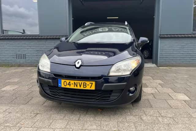 Renault Mégane (2010) thumbnail 2
