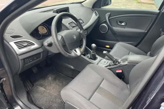 Renault Mégane (2010) thumbnail 3