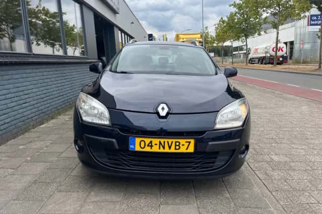 Renault Mégane (2010) thumbnail 4