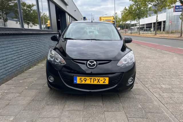 Mazda 2 (2012) thumbnail 6