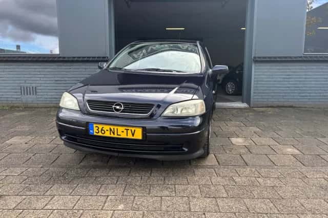 Opel Astra (2003) thumbnail 2