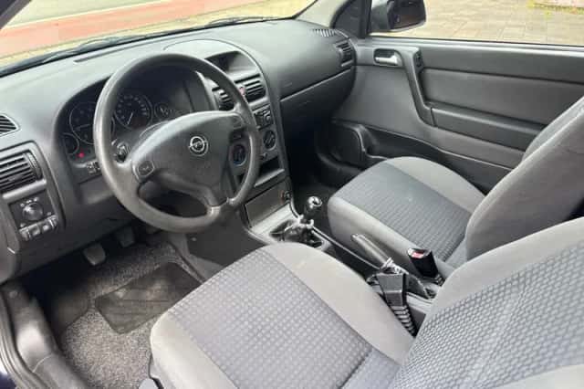 Opel Astra (2003) thumbnail 3